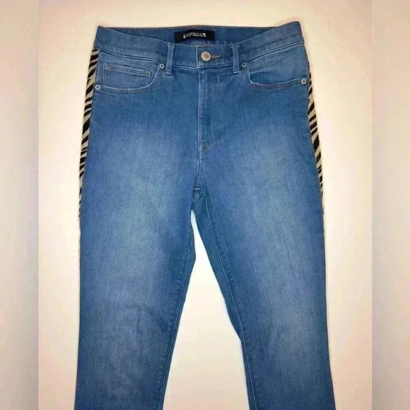 Express Women’s Barely Boot Mid Rise Jeans Size- 6 Regular - Picture 2 of 13